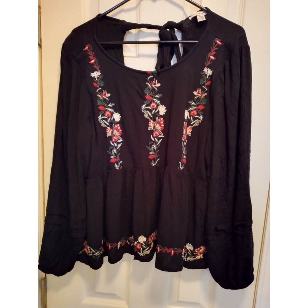 American Eagle Outfitters Black Blouse with Floral Embroidery